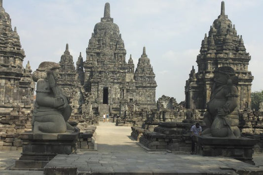 インドネシア2大世界遺産ボロブドゥール、プランバナン観光の見どころ