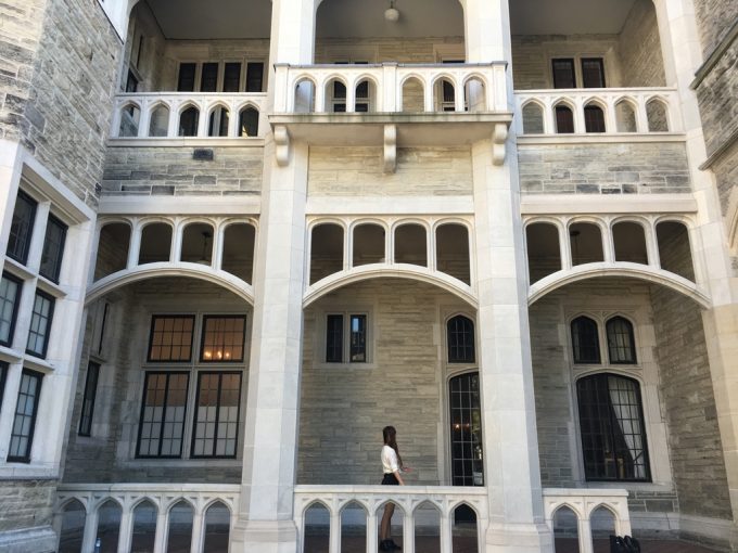 Casa Loma 外