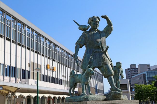 岡山 観光名所 桃太郎像