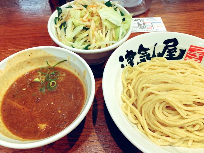 埼玉デカ盛り 津気屋